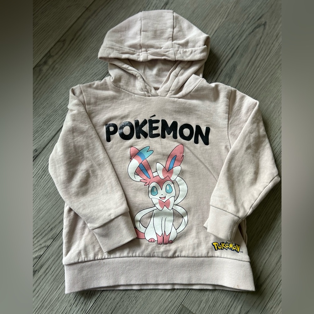 Sylveon Pokémon hoodie
